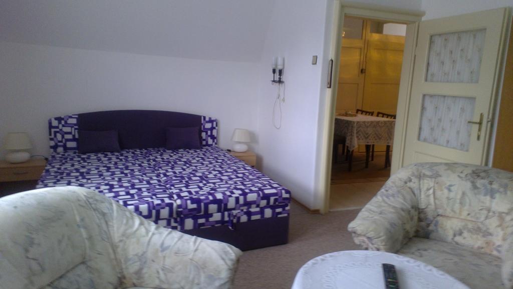 VětřníByt - Apartmanアパートメント エクステリア 写真